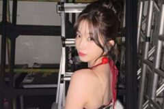 カズハ、舞台裏でも魅了する美貌!その秘密は?