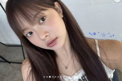 白キャミ×ワイドデニムで漢江に登場…LE SSERAFIMウンチェ、映画のワンシーンのような“夏コーデ”
