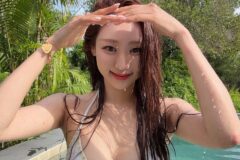 ベトナムの世界的ラグジュアリーリゾートを満喫、人気スポーツアナの健康美あふれる水着姿